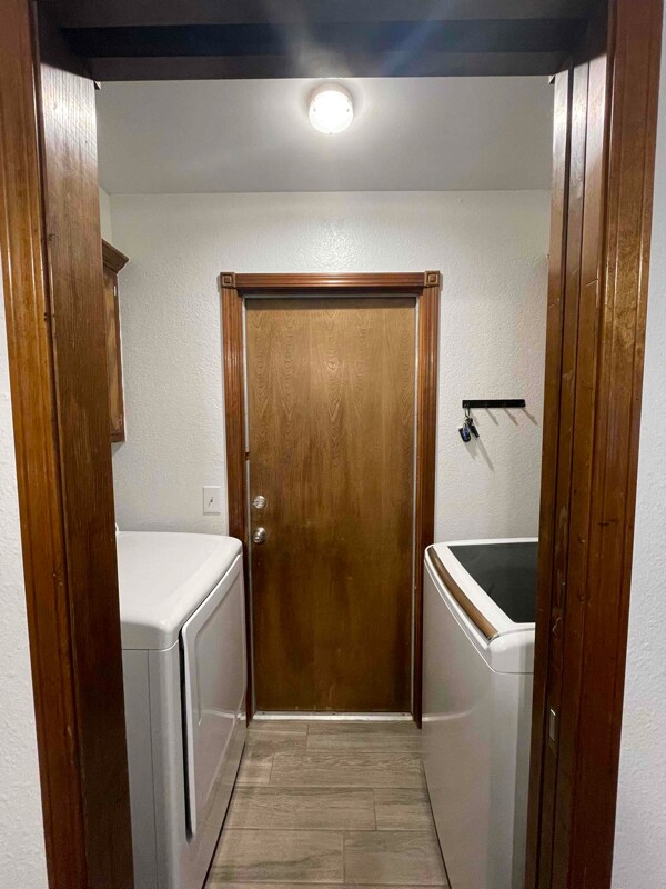 Building Photo - 773 Kingsgate Rd