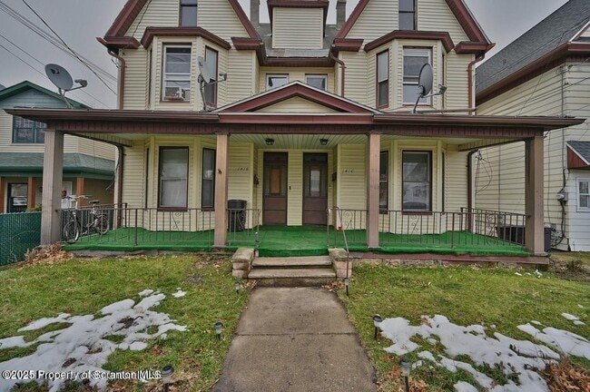 Building Photo - 1416 Capouse Ave