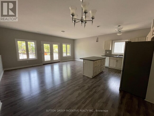 Photo du bâtiment - 1803A RIVER ROAD W