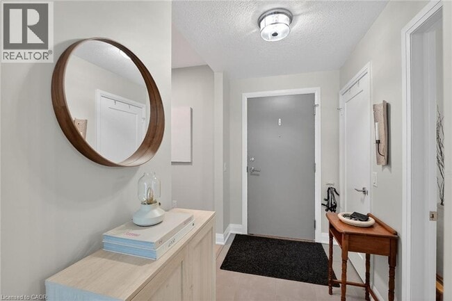 Building Photo - 16 Concord Pl