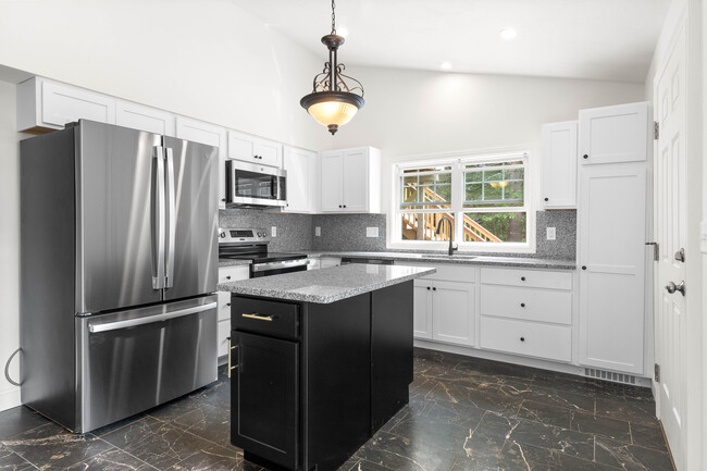 Building Photo - The Grove at Groveland