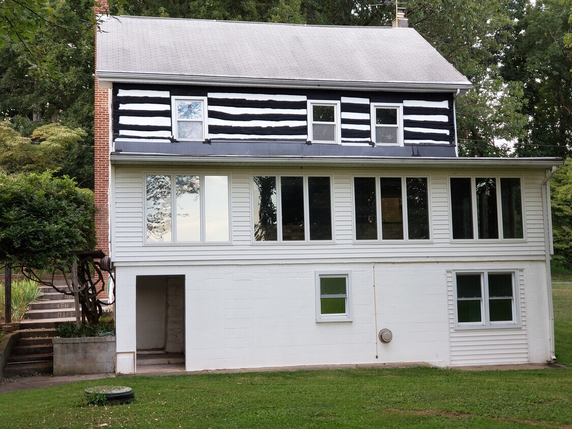 Primary Photo - 6317 Pine Rd