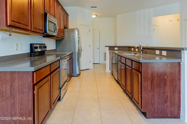 Foto del edificio - 13364 Beach Blvd