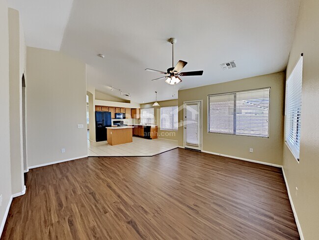 Building Photo - 7909 S 45th Ln