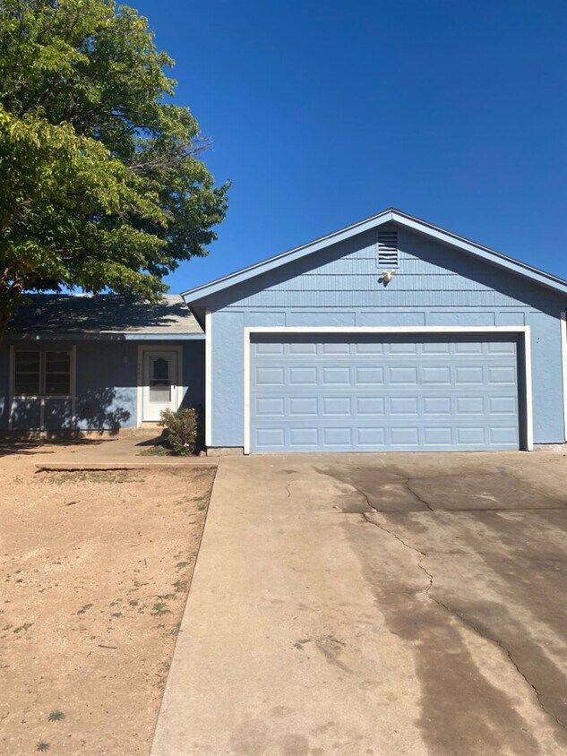 Foto principal - 9405 Canton Ave