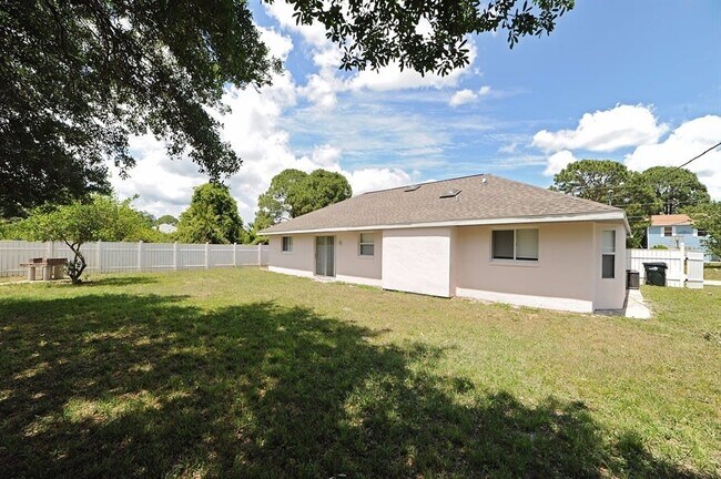 Foto del edificio - 2785 Tusket Ave