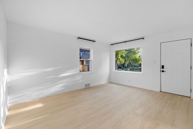 Foto del edificio - 1335 Marengo Ave