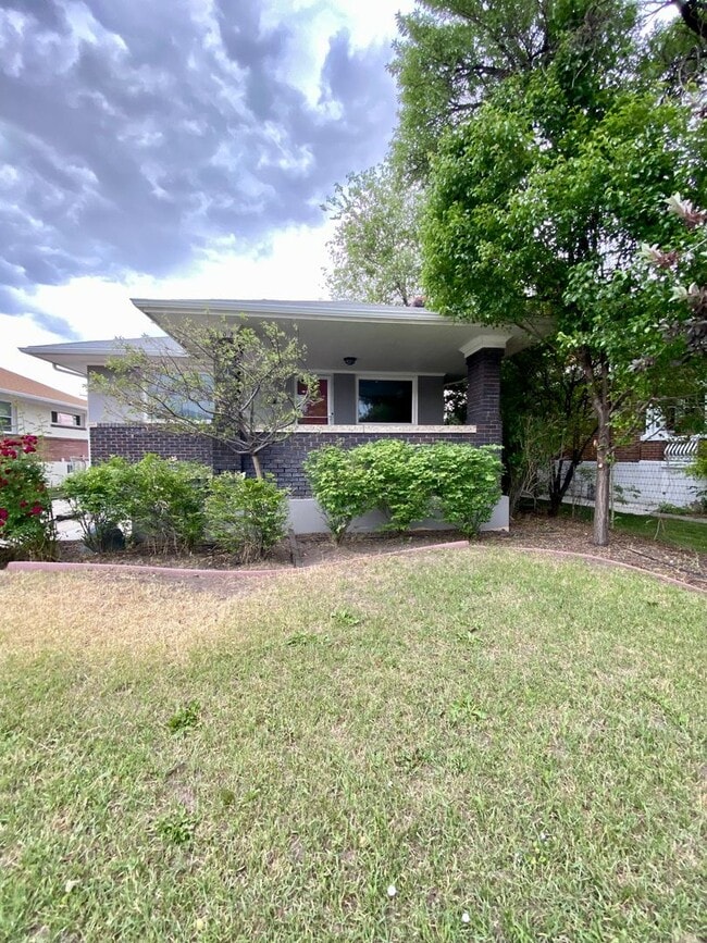 Building Photo - 2602 S 900 E