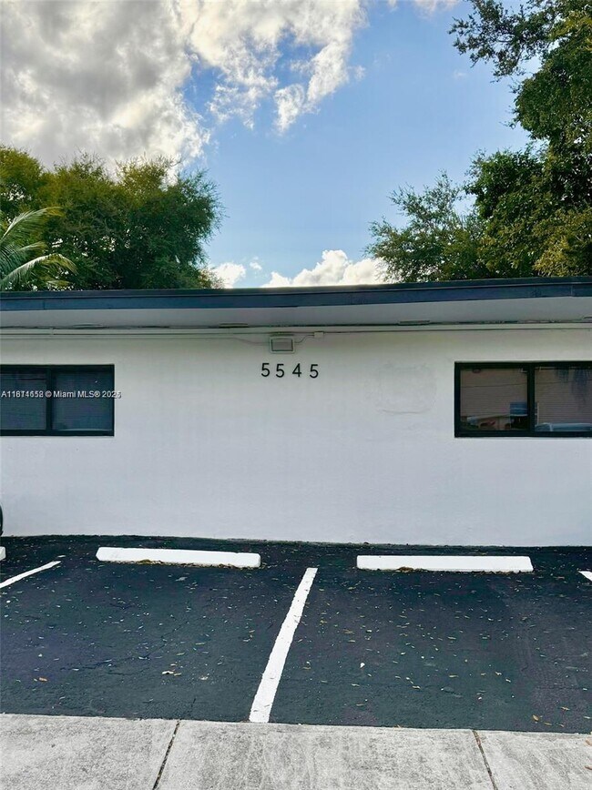 Foto del edificio - 5545 N Miami Ave