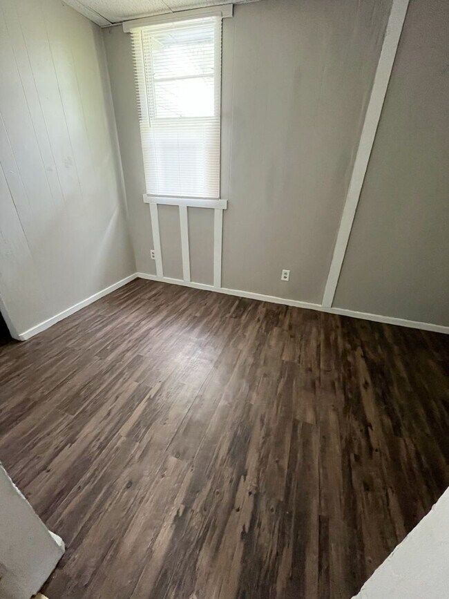 Foto del edificio - 708 W. Jackson