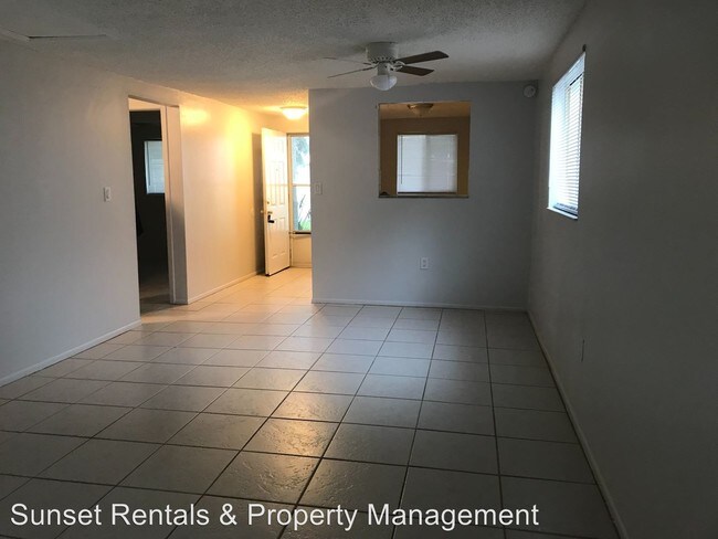 Building Photo - 5401 Seahorse Dr