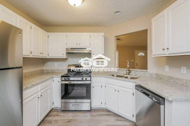 Building Photo - Totally renovated split level in Douglasville