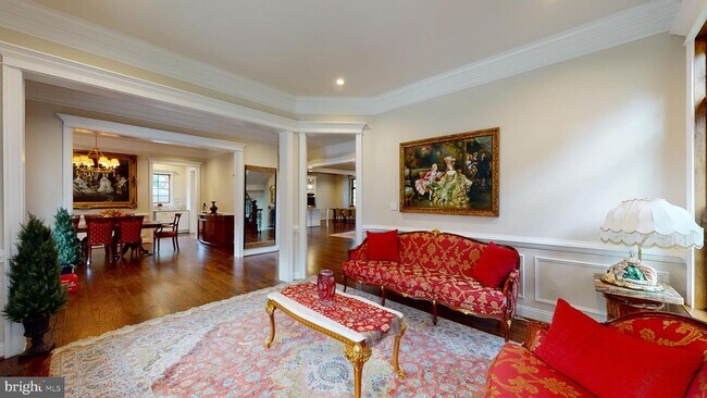 Foto del edificio - 7202 Churchill Rd
