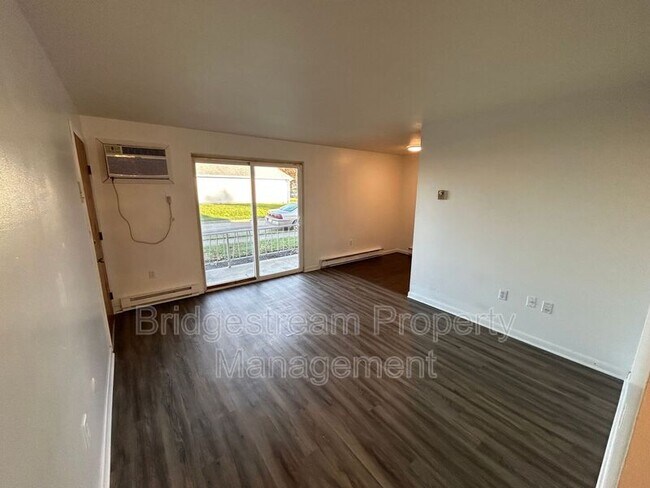 Foto del edificio - 411 Baltimore St