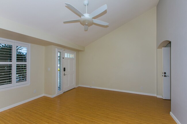 Building Photo - BACK ON MARKET**Single level spacious home...