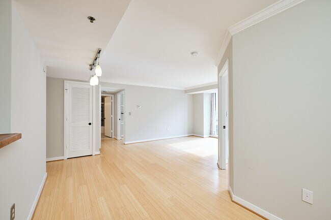 Foto del edificio - 1275 25th St NW