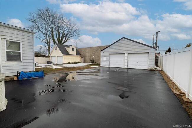 Foto del edificio - 21 Twin Lawns Ave