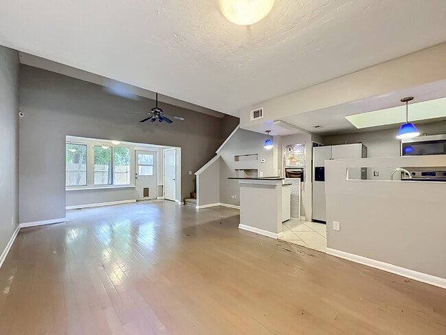 Building Photo - 2857 Wonderwood Ln