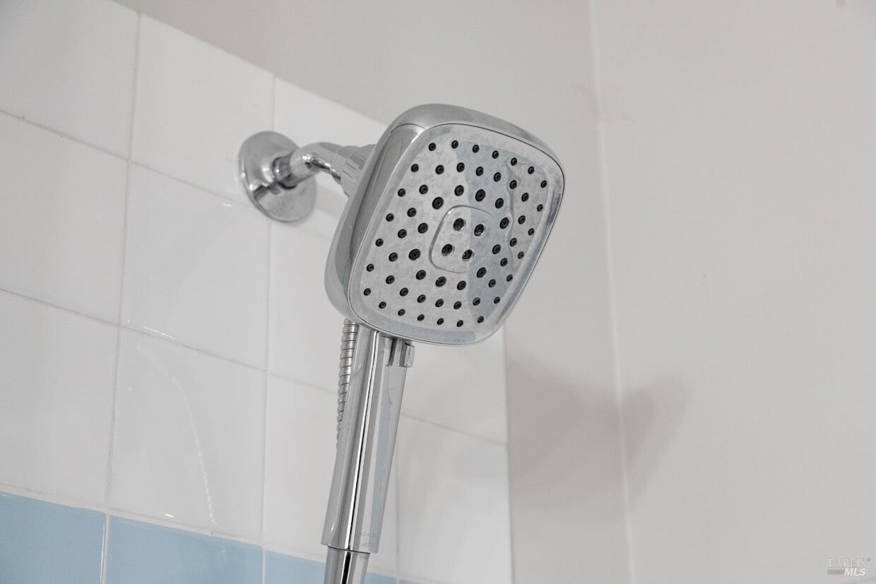 Primary Photo - 700 Tamarack Dr