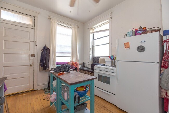 Foto del edificio - 3620 N Hermitage Ave