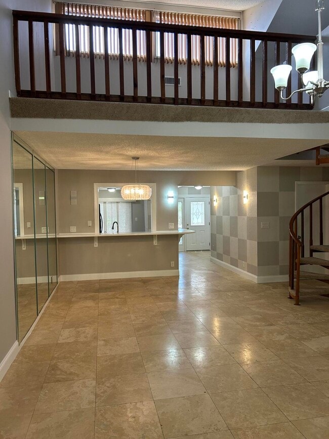 Building Photo - 6668 Canary Palm Cir