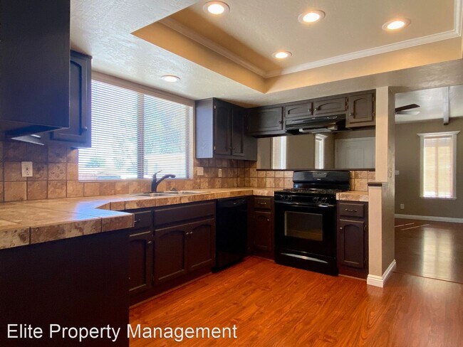 Building Photo - 3 br, 2 bath House - 320 N Florence