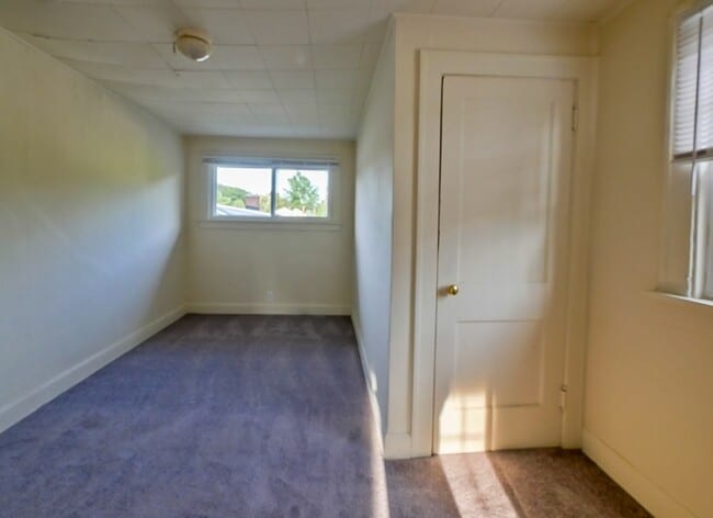 Building Photo - 1163 S. Green