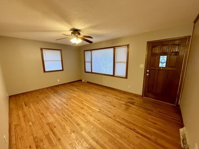 Foto del edificio - 2285 Highview Dr