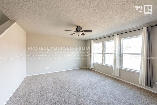 Foto del edificio - 2712 Wyandotte Ave
