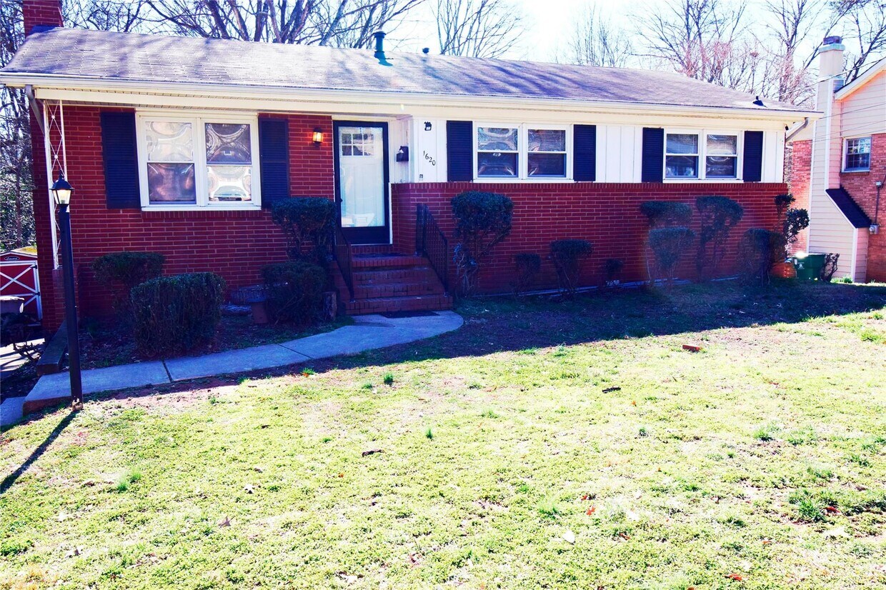 Primary Photo - 1620 Starbrook Dr