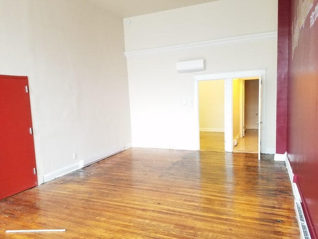 Building Photo - 115 N 8th St