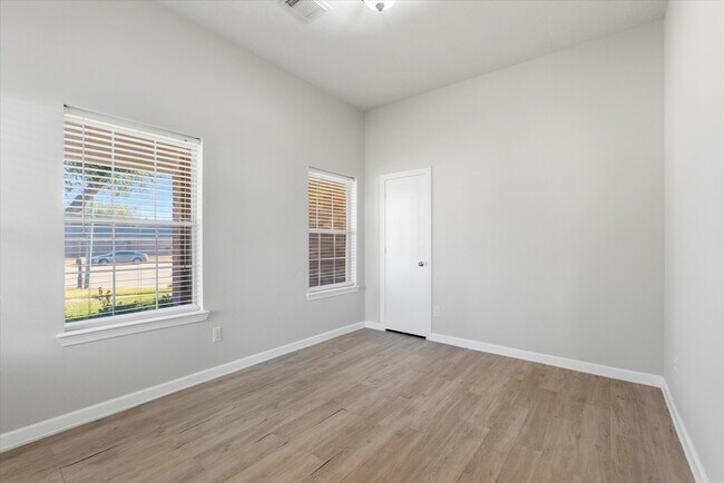 Building Photo - 4515 Chetco Ln