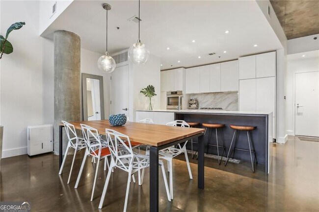 Foto del edificio - 845 Spring St
