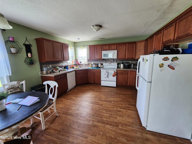 Foto del edificio - 224 Smallwood Rd
