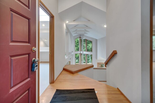 Foto del edificio - Waterfront 2 bedroom with private dock