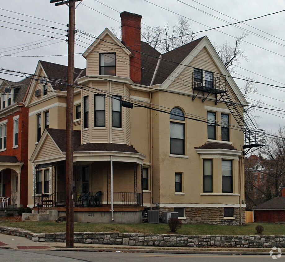 Foto principal - 2671 Bellevue Ave