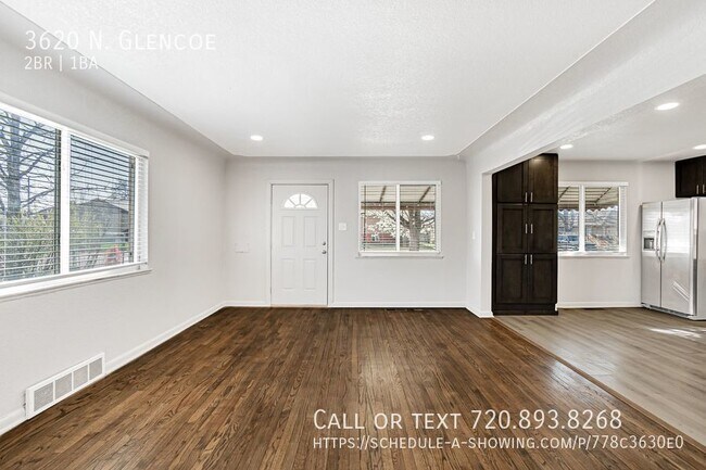 Building Photo - 2 Bed 1 Bath Duplex with Gated Yard & Gara...