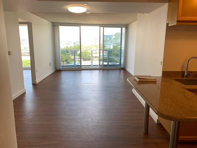 Living-Dining area - 1288 Kapiolani Blvd