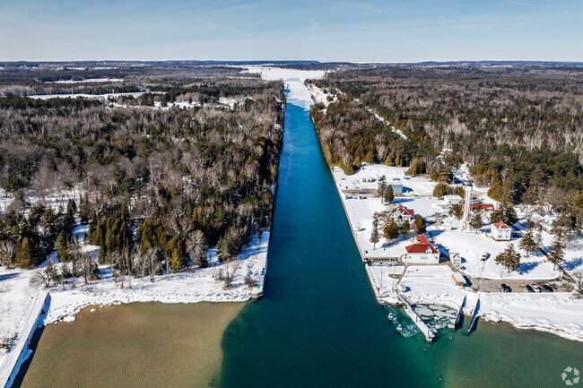 The water from Green Bay runs into lovely Lake Michigan in Sturgeon Bay.