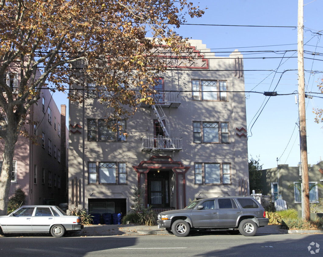 Building Photo - Beach Apartments