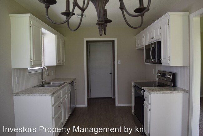 Building Photo - 3 br, 2 bath House - 700 Cedar Lane