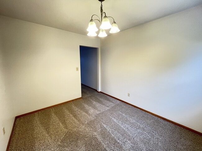 Dining Room - 4156 Woodbine Ter