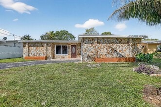 Building Photo - 2521 NW 72nd Ave