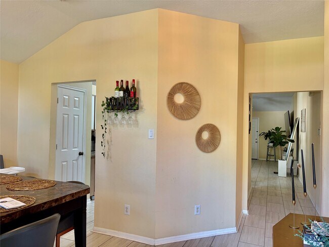 Foto del edificio - 5329 Tallowpine Terrace