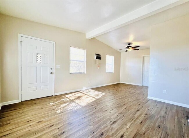 Foto del edificio - 1246 Newhope Rd