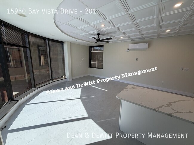 Foto del edificio - 15950 Bay Vista Dr