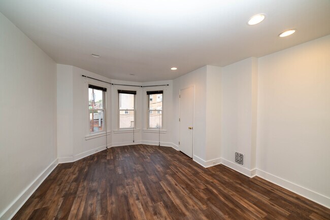 Building Photo - 1608 W 16th St
