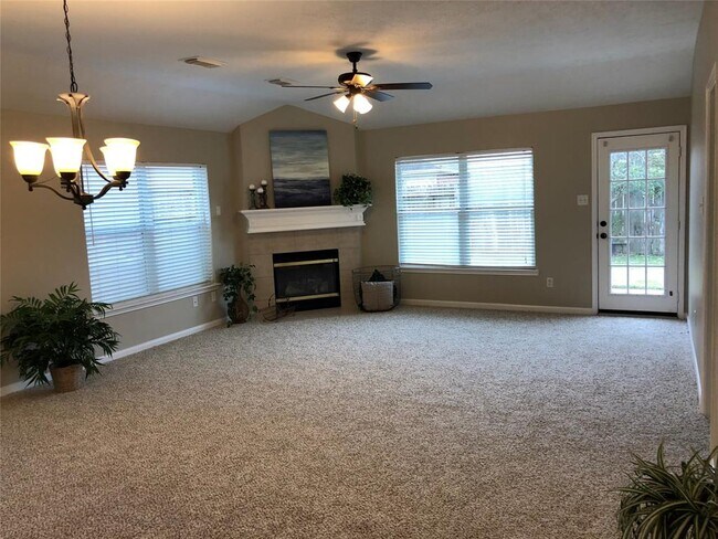 Building Photo - 3215 Stoneydale Ln