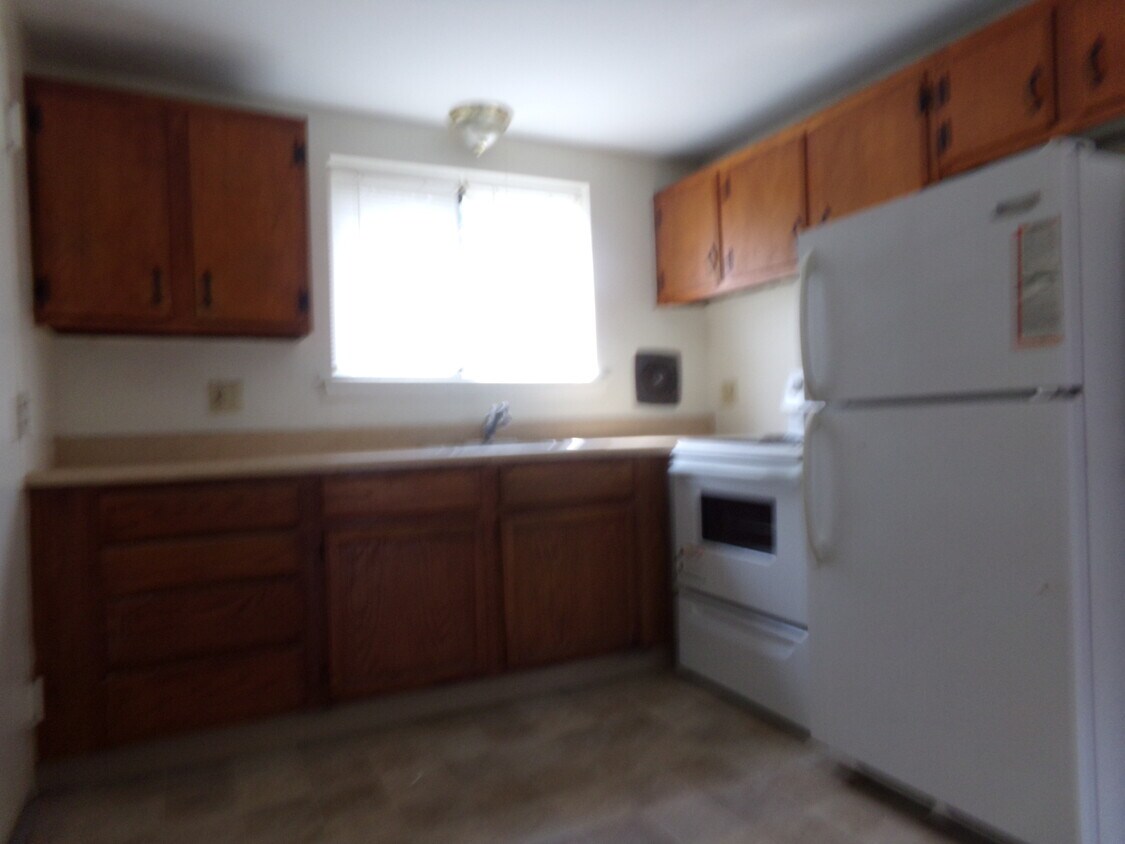 Primary Photo - 20 Henderson Dr