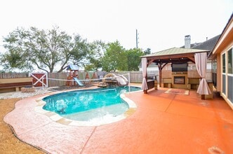 Building Photo - 2811 Willow Fork Dr